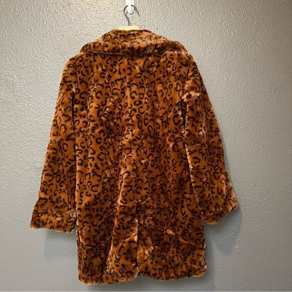 Revolve, Privacy Please Addison Coat in Leopard - Picture 5 of 12